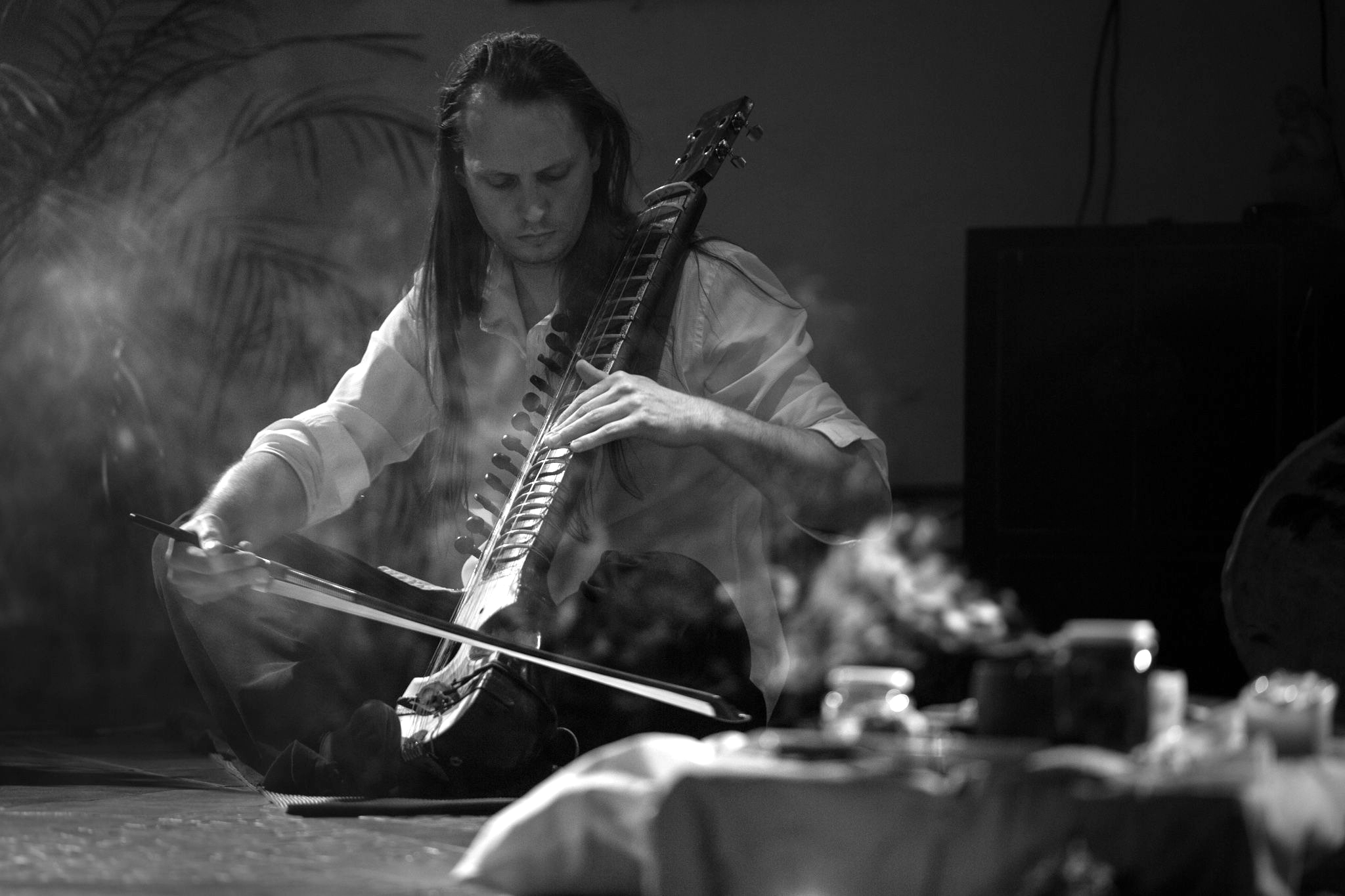 denovaire deno sacred esraj
